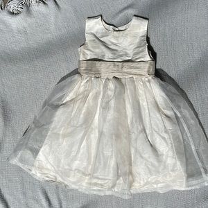 Flower girl dress size 4